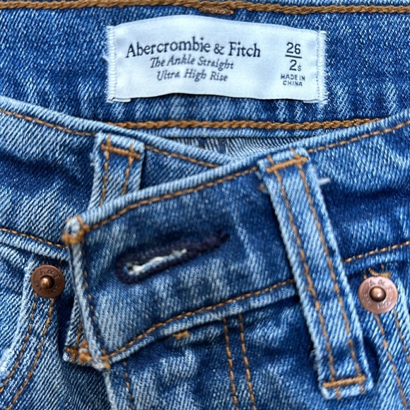 Abercrombie jeans- petite - Picture 2 of 4